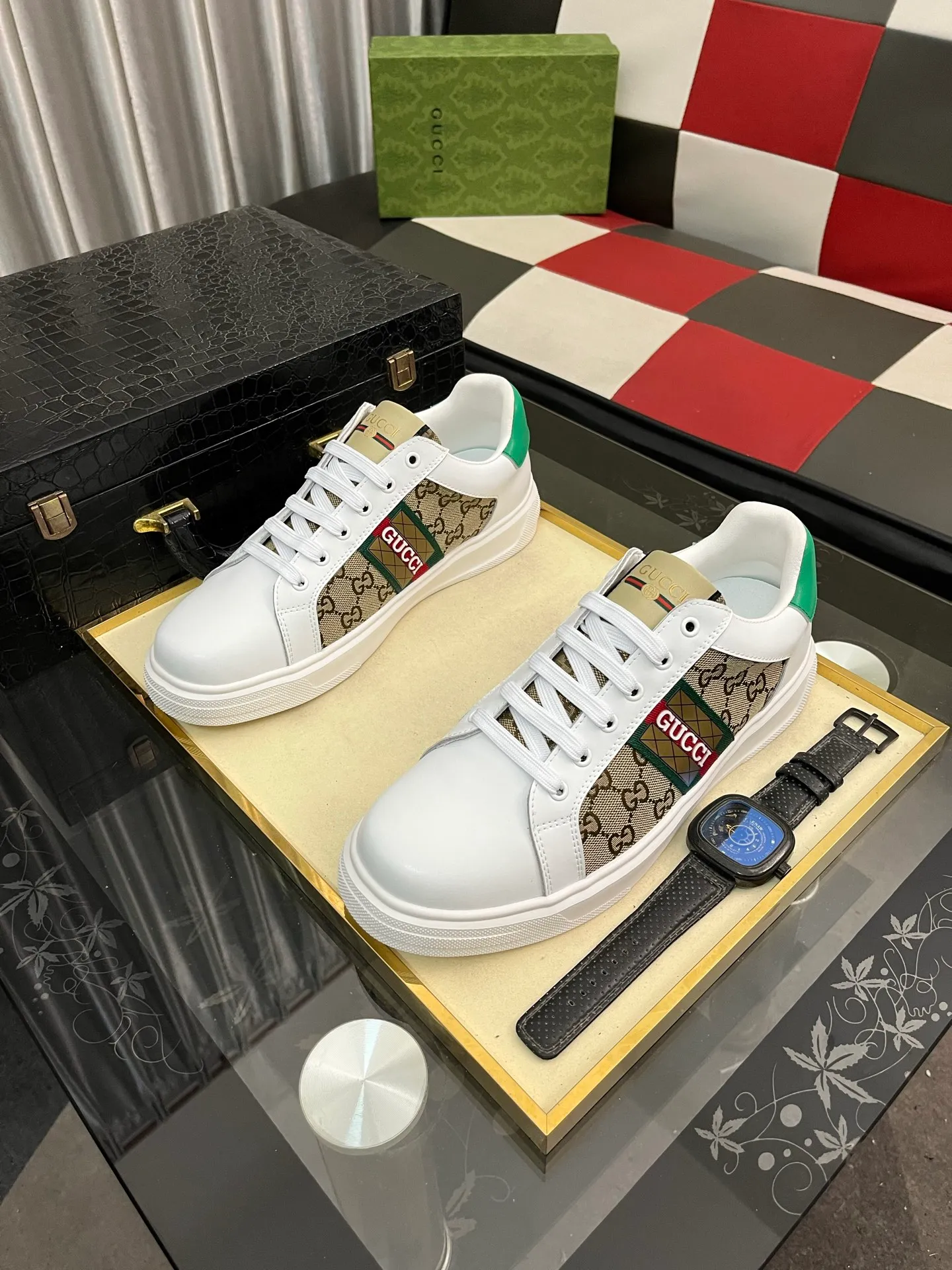Men's shoes 💰420⌚️⌚️ [Gucci·Gucci] Original quality. ~ Unique modern style sneakers. 🏃A must-have casual shoe for trendy men😍😍 Original brand imported from Italy, imported original leather, sheep lining (refuses to discolor and grind feet) Sole: Original sole provided by the original factory, French lazy style design ⚠️Fit to the feet, original quality, super comfortable original sole. Code number: 38-442️⃣Colors available